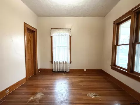 Living - 233 S Fillmore St, Bruning, NE 68322 photo 2 of 2
