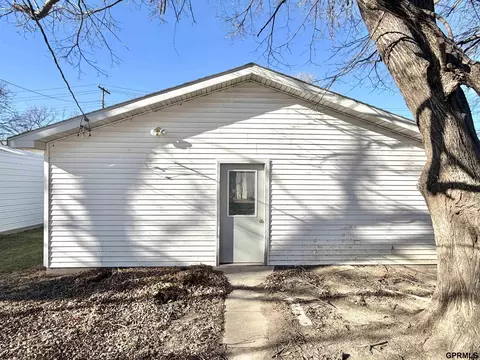 Exterior - 233 S Fillmore St, Bruning, NE 68322 photo 4 of 4