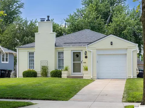 834 S 59 St, Omaha, NE 68106
