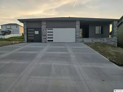 11010 N 161 St, Bennington, NE 68007