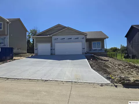 17155 Abigail St, Bennington, NE 68007