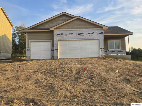 17155 Abigail St, Bennington, NE 68007