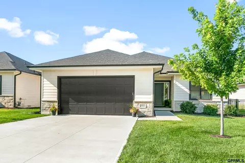 20866 Ellison Ave, Elkhorn, NE 68022