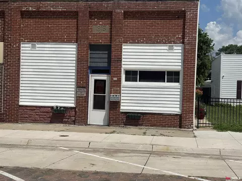 316 S 7th St, Wymore, NE 68466