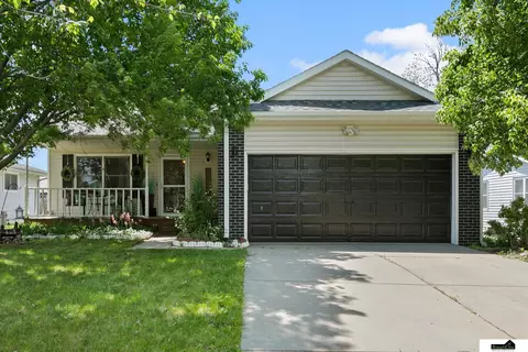 1331 SW 24th St, Lincoln, NE 68522