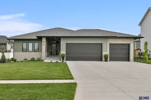 8819 Appaloosa Ln, Lincoln, NE 68520