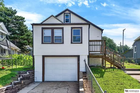 2719 S 25th St, Omaha, NE 68105