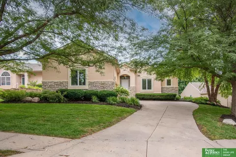 11426 Iowa Cir, Omaha, NE 68142