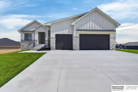 11317 S 191st Ave, Gretna, NE 68028