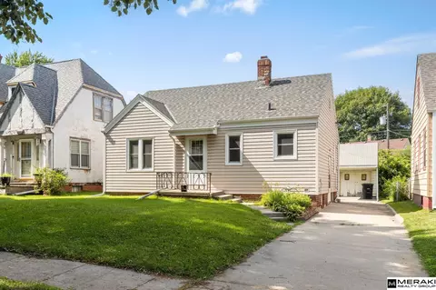 2750 Martin Ave, Omaha, NE 68112
