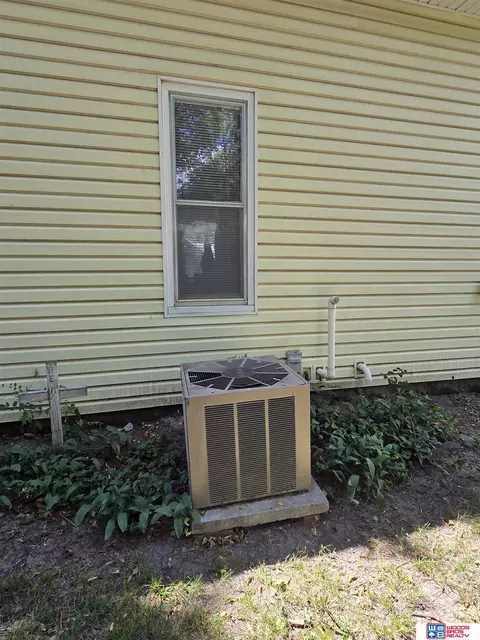 Exterior - 801 N 12th St, Beatrice, NE 68310 photo 6 of 6