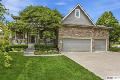 19302 Patterson St, Omaha, NE 68135