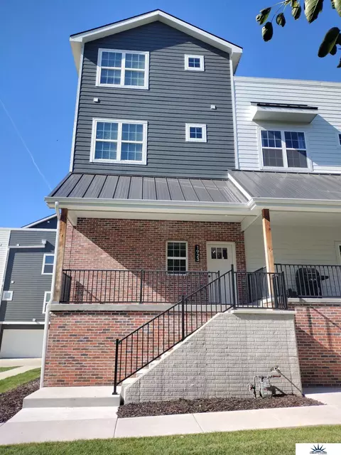 1923 Dahlman Rows Plz, Omaha, NE 68108