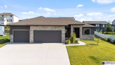 10215 Pintail Dr, Papillion, NE 68046