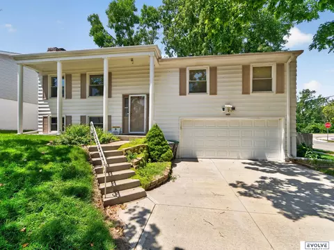 1724 N 107th Ave, Omaha, NE 68114