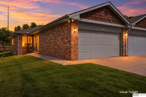5444 Pioneers Blvd, Lincoln, NE 68506