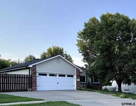 3322 Canyon Rd, Lincoln, NE 68516