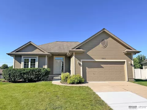 6815 S 164th Cir, Omaha, NE 68135