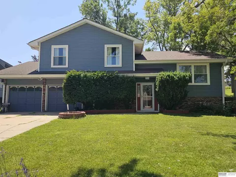 11005 Sahler St, Omaha, NE 68164