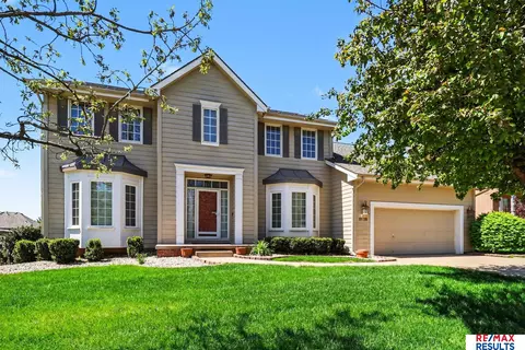 8126 S 93 St, La Vista, NE 68128