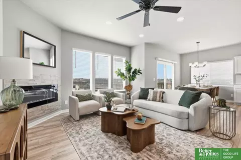 12004 S 107 Ave, Papillion, NE 68046