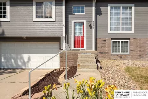Exterior - 1138 Devon Dr, Papillion, NE 68046 photo 2 of 6