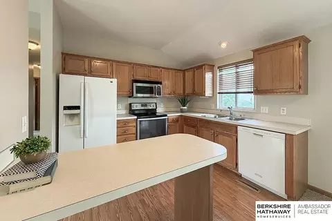 Kitchen - 1138 Devon Dr, Papillion, NE 68046 photo 1 of 5