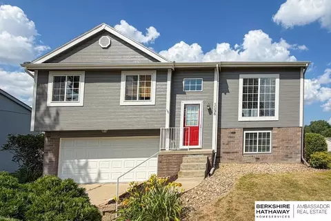 Exterior - 1138 Devon Dr, Papillion, NE 68046 photo 6 of 6