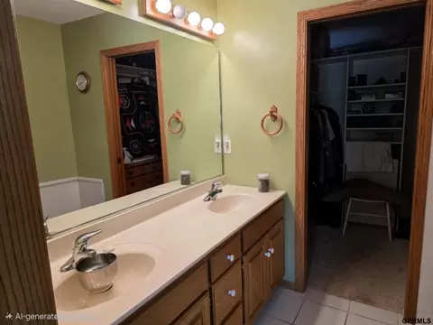 Bath - 506 Springview St, Beatrice, NE 68310 photo 2 of 3