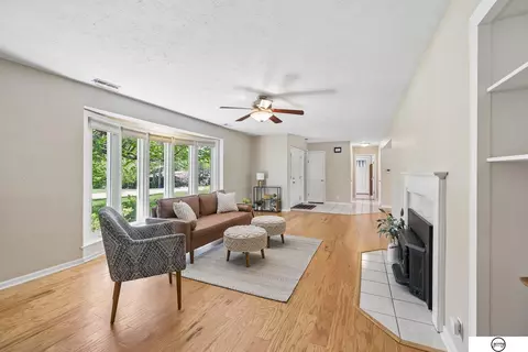 940 S Cotner Blvd, Lincoln, NE 68510