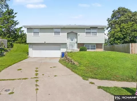 9518 Sherwood Cir, Bellevue, NE 68147