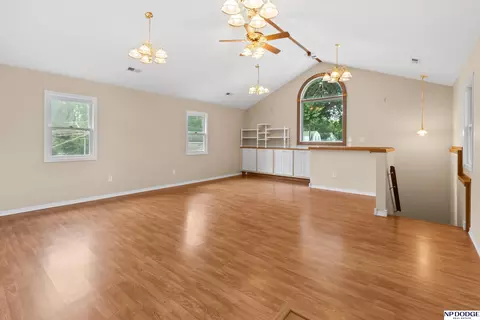 220 N 14 St, Tekamah, NE 68061