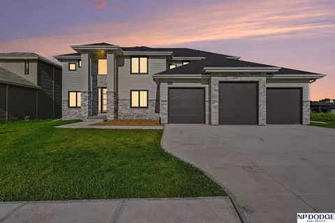 3638 S 217 St, Elkhorn, NE 68022