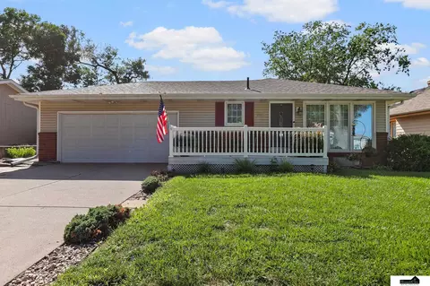 5711 S 50th St, Lincoln, NE 68516