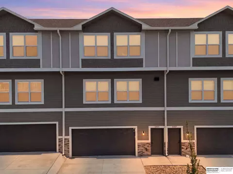 5405 S 208th Ct, Elkhorn, NE 68022