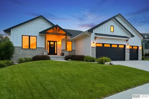 21529 B St, Elkhorn, NE 68022