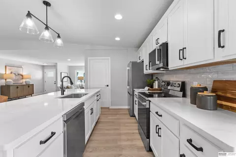 Kitchen - 1216 Valley View St, Valley, NE 68064 photo 9 of 11