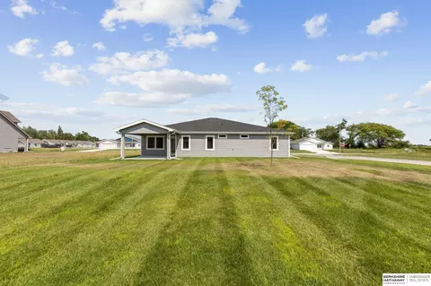 Exterior - 1216 Valley View St, Valley, NE 68064 photo 6 of 8
