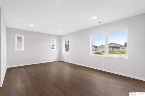 Living - 1216 Valley View St, Valley, NE 68064 photo 2 of 13