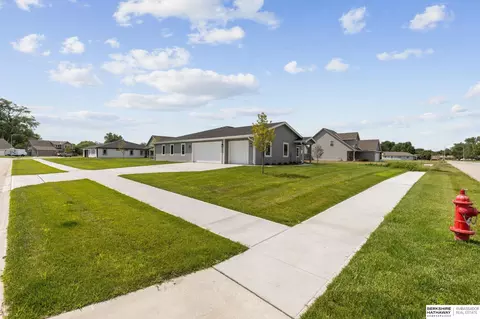 Exterior - 1216 Valley View St, Valley, NE 68064 photo 7 of 8