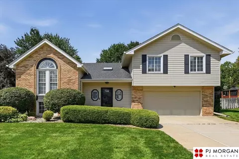 15016 California Cir, Omaha, NE 68154