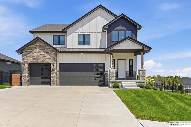 19002 Acorn Dr, Gretna, NE 68028