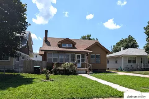2861 Potter St, Omaha, NE 68112
