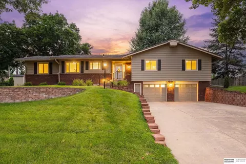 1412 S 126th St, Omaha, NE 68144