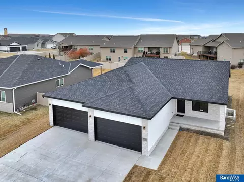 14920 Werner St, Waverly, NE 68462