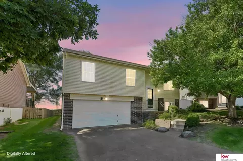 17725 Chandler St, Omaha, NE 68136