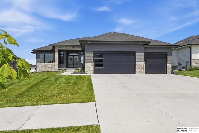 5426 Kestrel Pkwy, Elkhorn, NE 68022