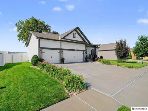 1807 Mayflower Rd, Bellevue, NE 68123 photo 3