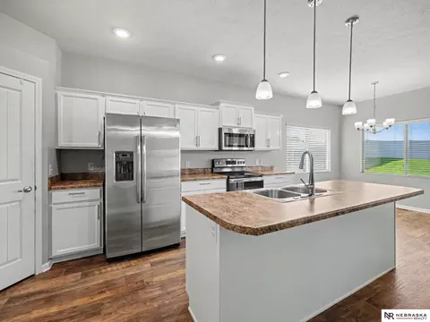 1807 Mayflower Rd, Bellevue, NE 68123 photo 8