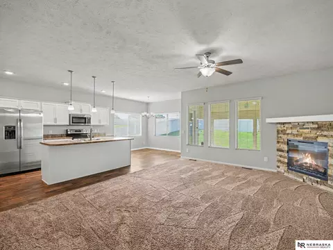 1807 Mayflower Rd, Bellevue, NE 68123 photo 5